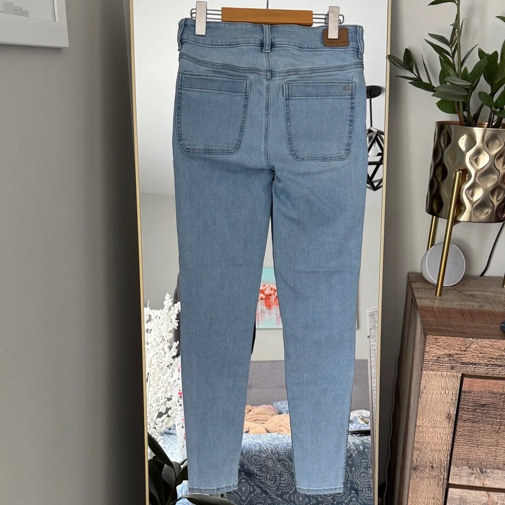 American Eagle Light Wash Jeggings - Picture 3 of 6